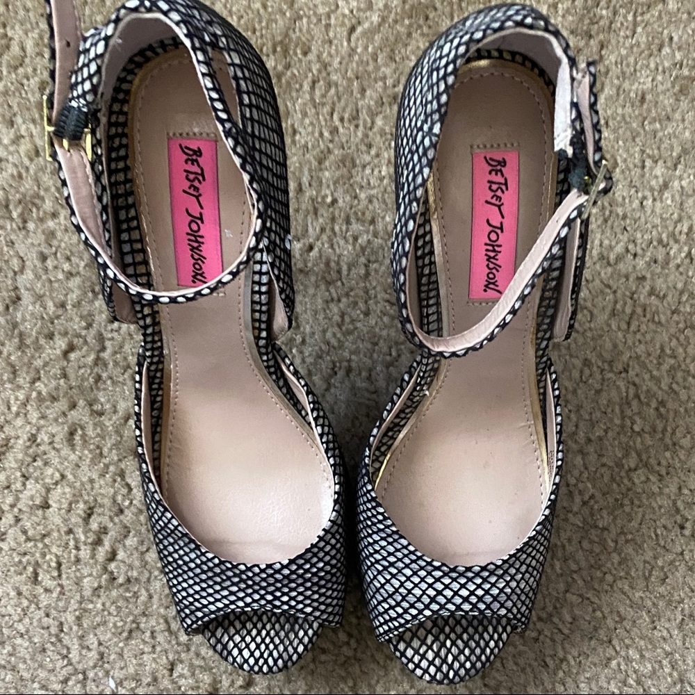 Platform heels